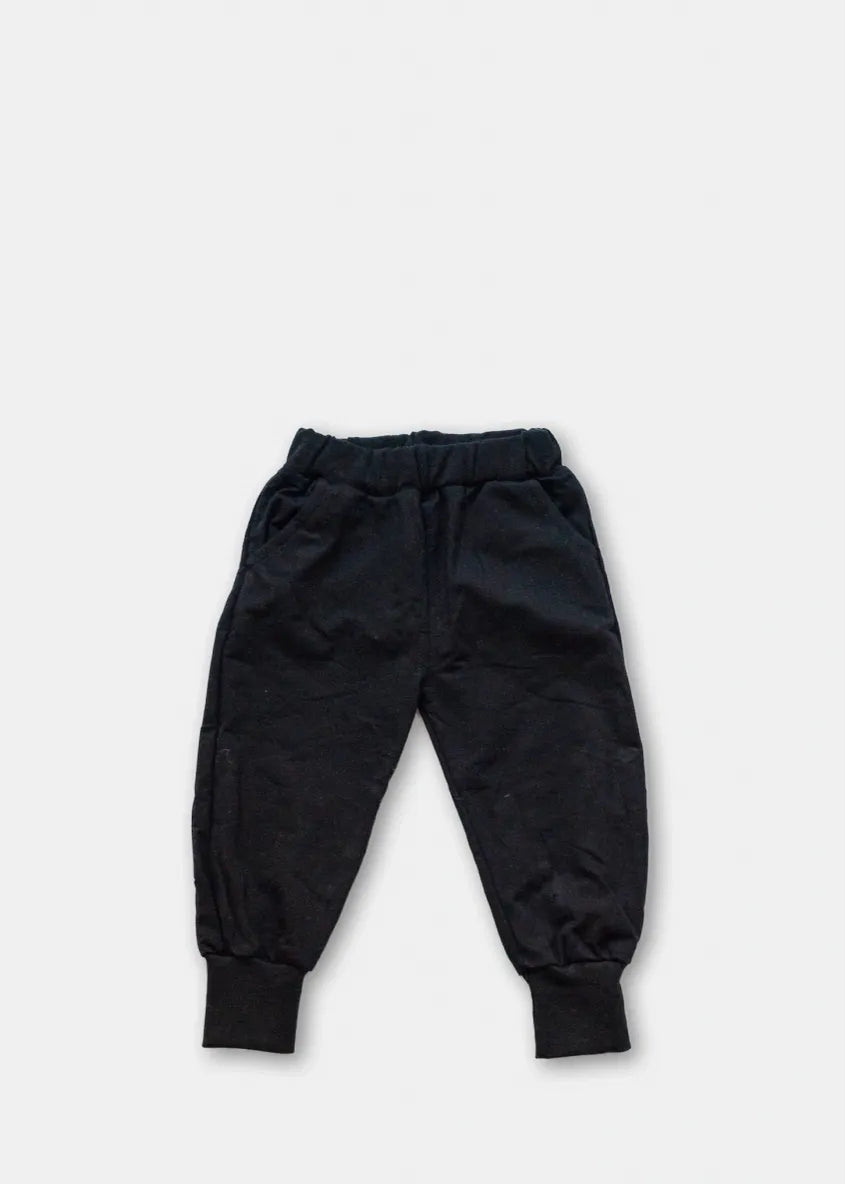 Sweat à capuche et pantalon noir et jaune